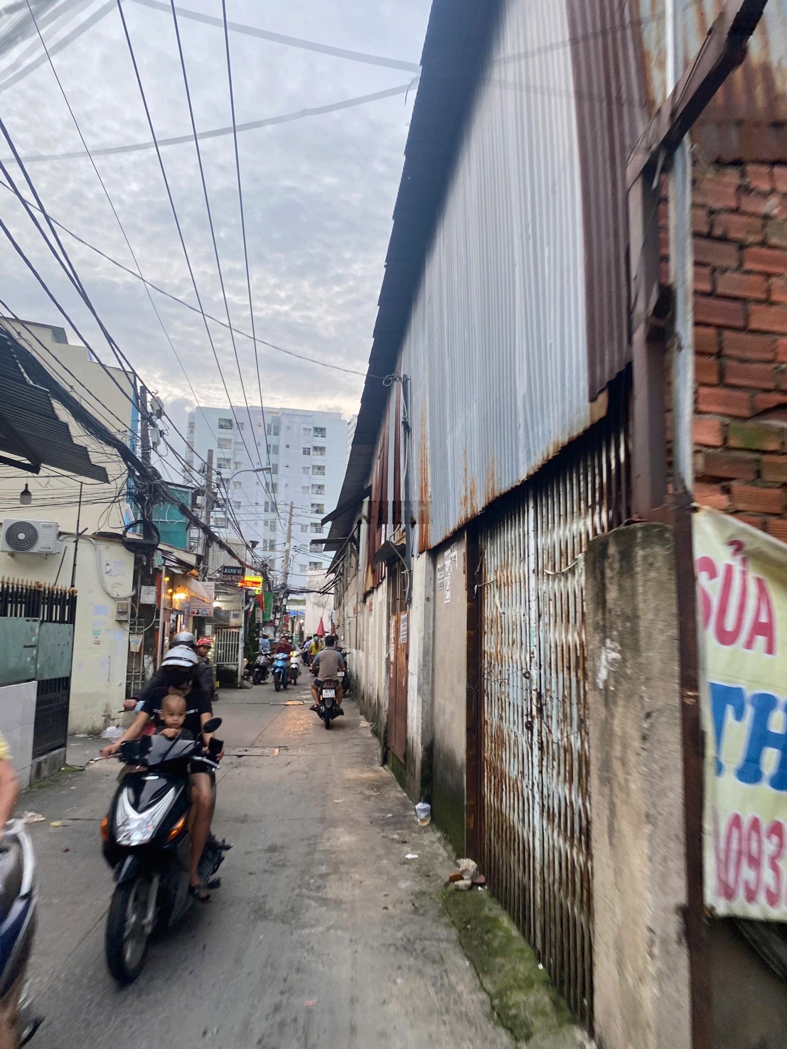 HXH - 3.8 tỷ - Trần Đình Xu - BTCT 3 tầng