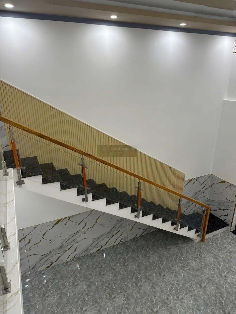 Bán nhà sổ hồng riêng ngay nhà thờ Bến Sắn Tân Uyên 90m2