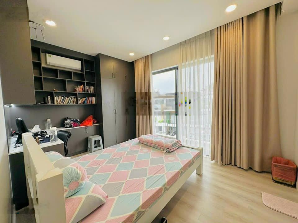 Bán nhà (8x15m) 120m2 gần bệnh viện sát bên chợ Bình Chánh đang cho thuê 25 triệu 870 triệu