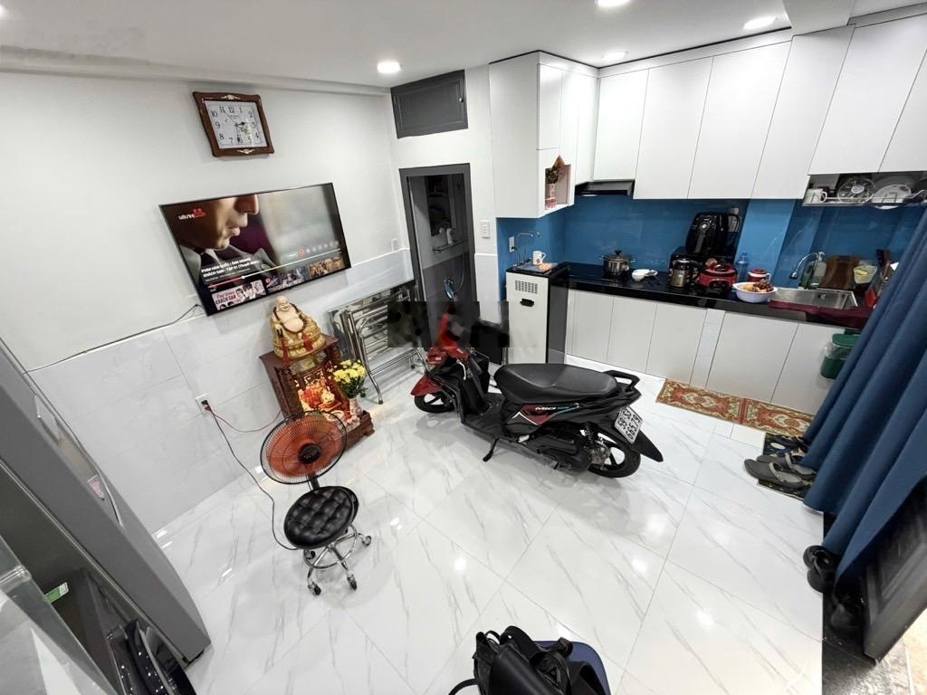 Sát vách q.1 - cầu đbp - 4 tầng - nhỉnh 4đ