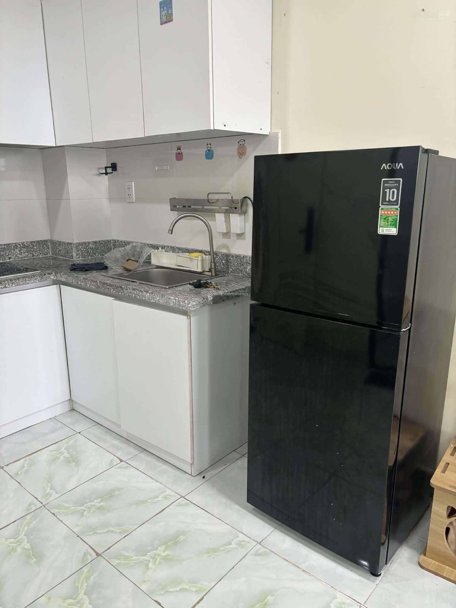 cần cho thuê chung cư lầu 17 Toà D2 -Chung cư Dgold- có đầy đủ nội thất- giá 5 triệu/Cọc 1 Tháng