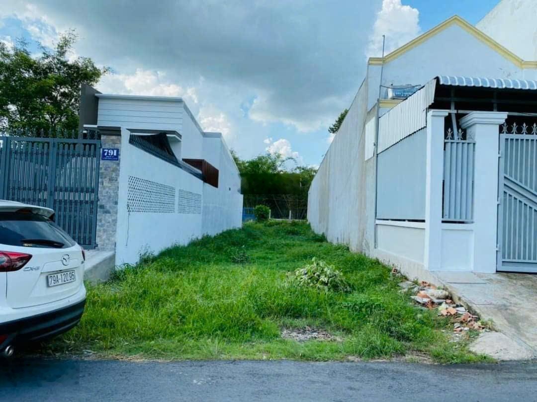 880tr bán đất 179m2 ( 6x30 ) đường Suối Lội - ngay Tân thông, sổ riêng - full thổ