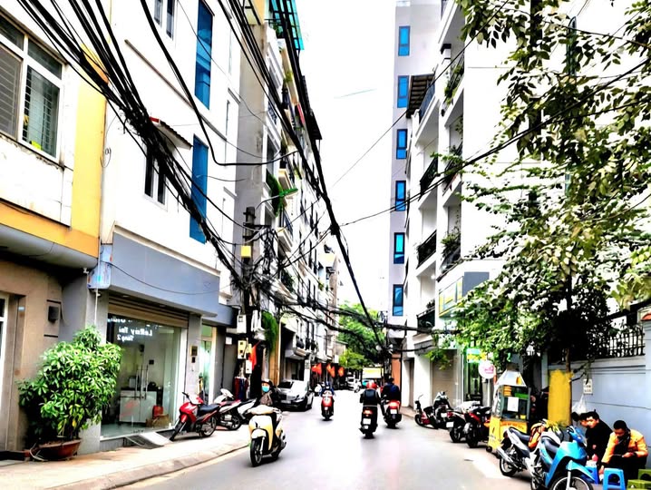 Bán tòa nhà dịch vụ 8 tầng thang máy phố An Dương, Tây Hồ, diện tích 90m2, mặt tiền 6m