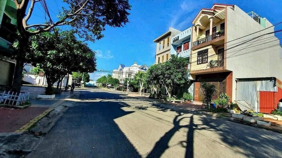 Bán đất vàng khu đô thị Chí Linh 117m2 mặt tiền 4,5m, hướng Đông Nam, giá 70 triệu/m2