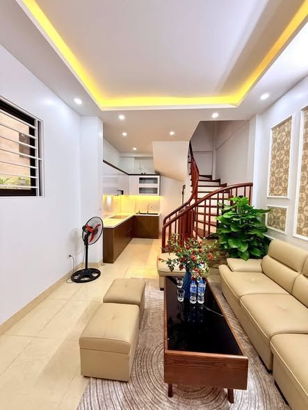 Nhà Pháo Đài Láng 31m2, 5 tầng, full nội thất, ngõ thông thoáng