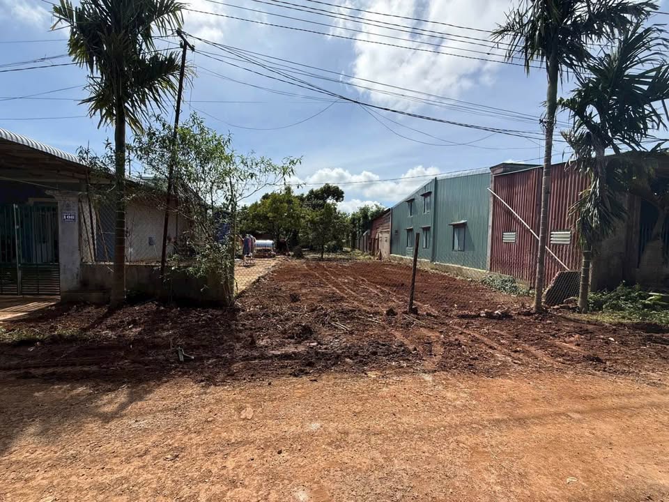 Bán 2 lô đất liền kề siêu dài, mặt tiền đường D3, phường Tân An, cách Quốc lộ 26 chỉ 300m