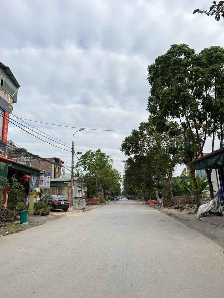 Chính chủ "thả bom" lô đất siêu đẹp 83.7m2 tại phố Tân Trọng, Quảng Thành, Thanh Hóa