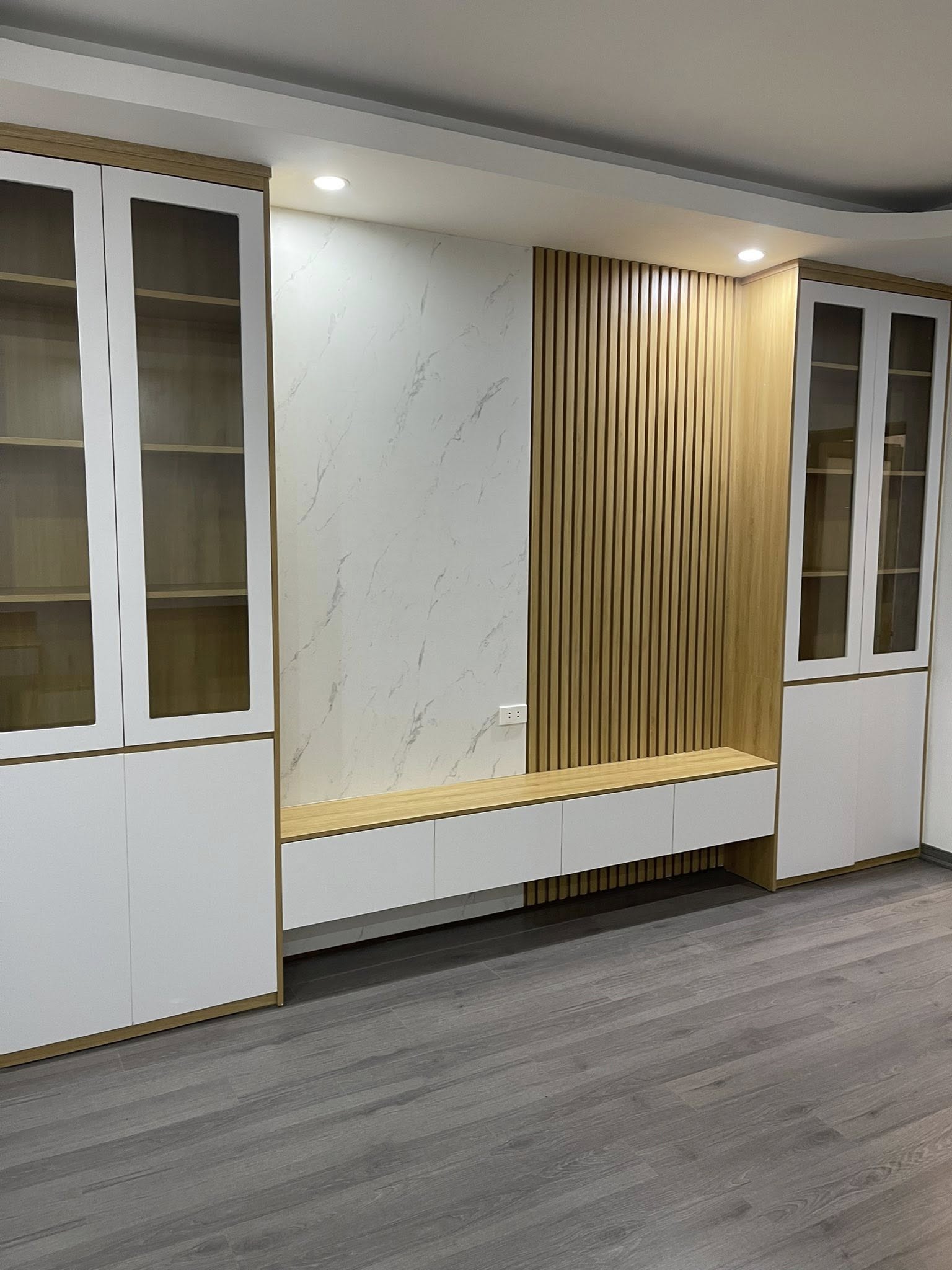 Nhà đẹp Tứ Liên 5 tầng thang máy, giá yêu thương 8 tỷ