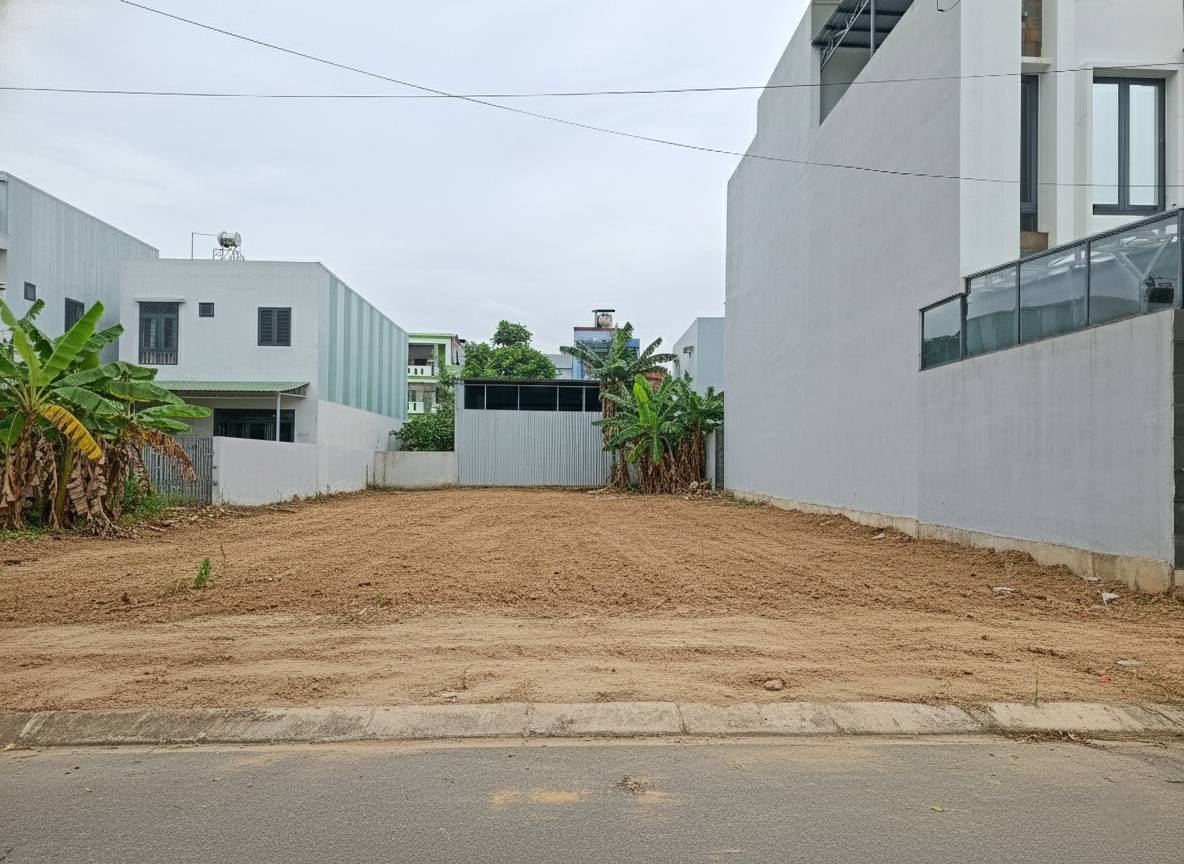 Tọa lạc trên con đường 7.5m rộng rãi, lô đất này mang đến một không gian sống lý tưởng