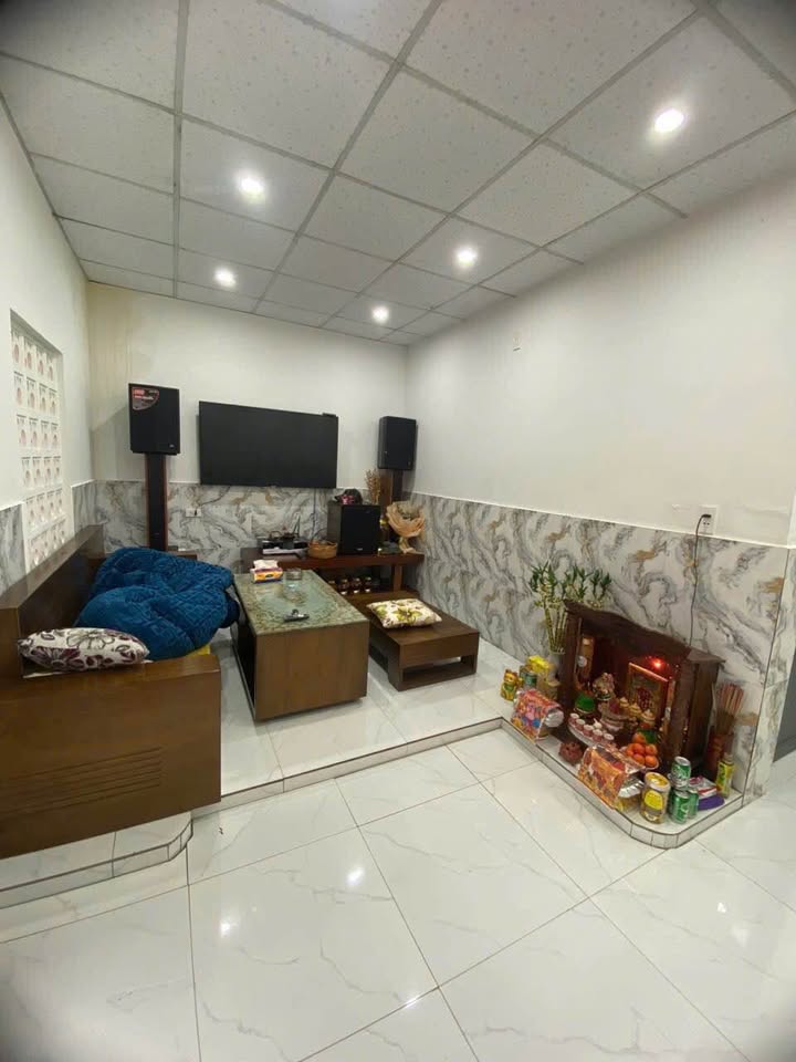 Nhà đẹp vuông vức ngang 5m chỉ 3,95 tỷ