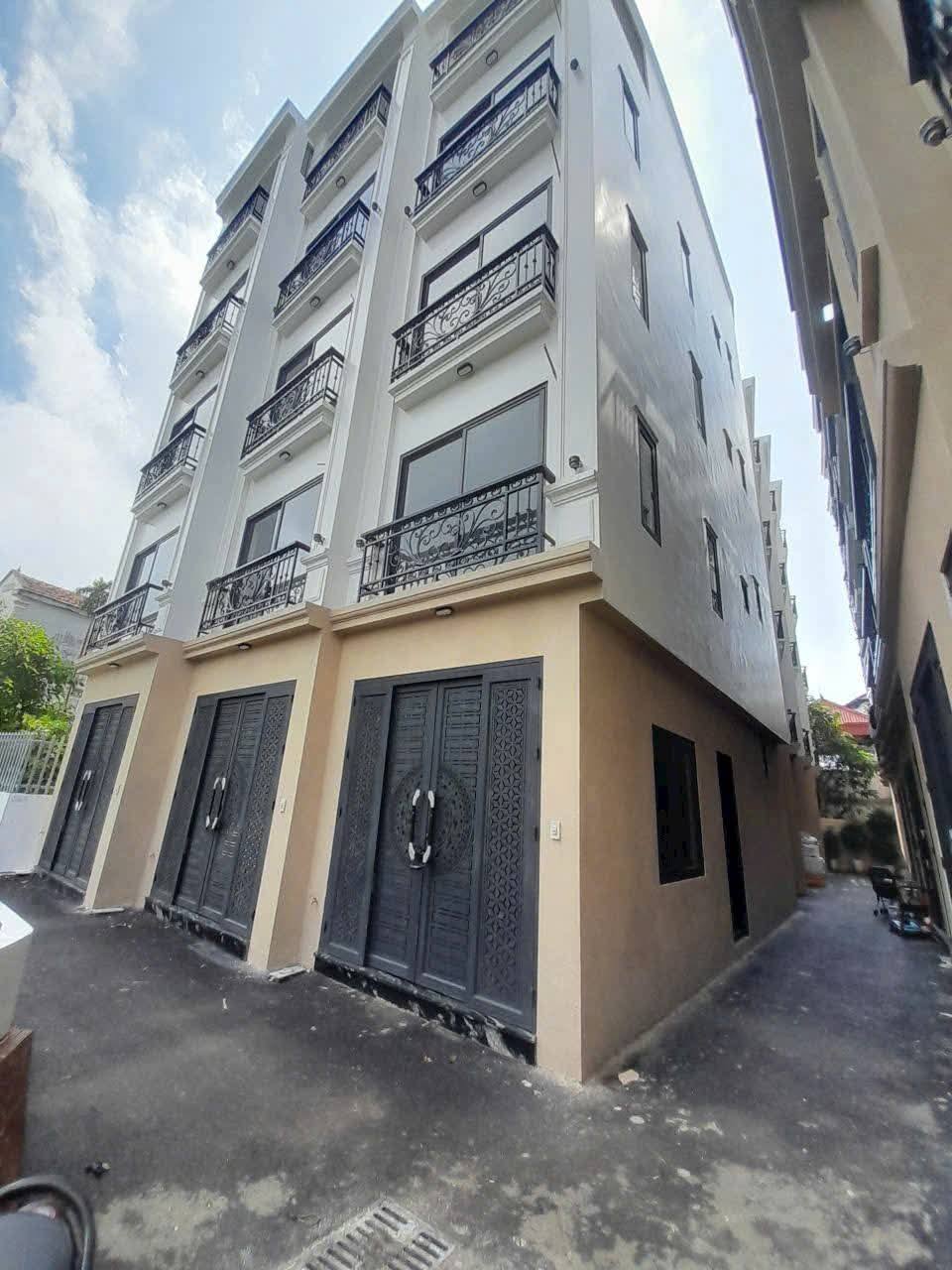 Nhà 5 tầng full nội thất, gần Trịnh Văn Bô, giá tốt