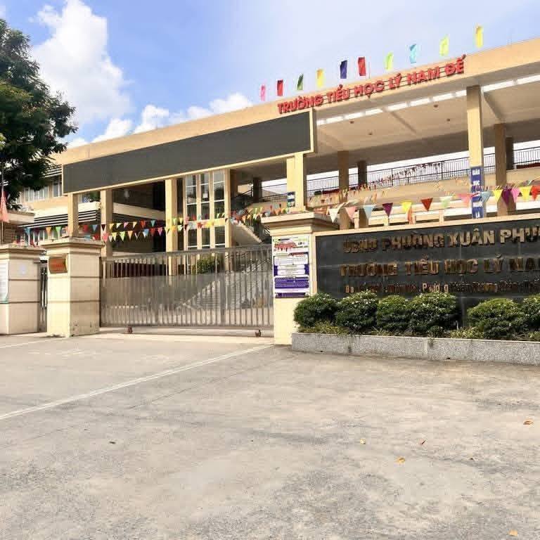 Nhà đẹp 52m2, mặt tiền 7,3m, gần bến xe Mỹ Đình, Aeon Hà Đông