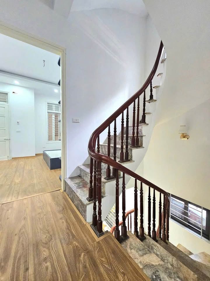 Nhà 4 tầng full nội thất, 41m2, ô tô đỗ gần, Nam Từ Liêm