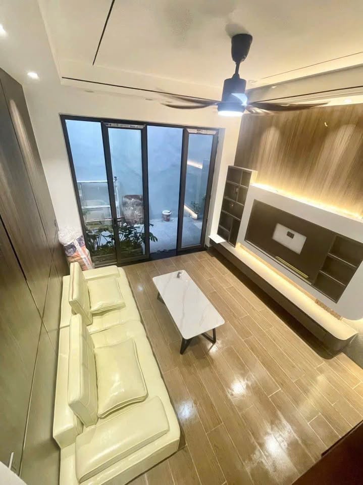 Nhà 3 tầng mới xây trung tâm phố Mạc Thị Bưởi 51m2, hướng Tây