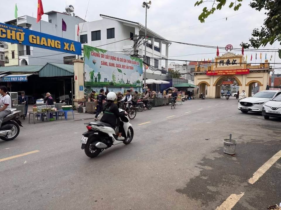 Đất tặng nhà Trạm Trôi ô tô vào tận nơi, sổ đỏ sẵn sàng, giá chỉ 5 tỷ