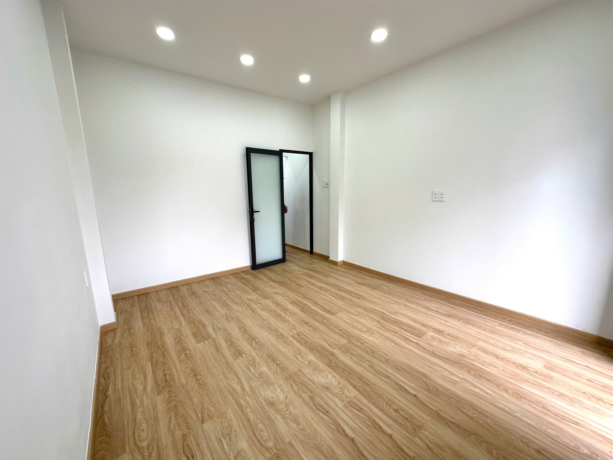 Nhà mặt tiền Nguyễn Văn Đậu đẹp như hoa hậu, giá hời như mơ