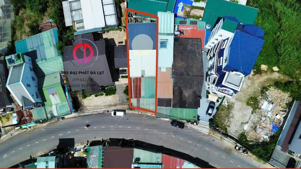 Tọa lạc tại vị trí đắc địa trên mặt tiền đường chính An Sơn, phường 4, thành phố Đà Lạt