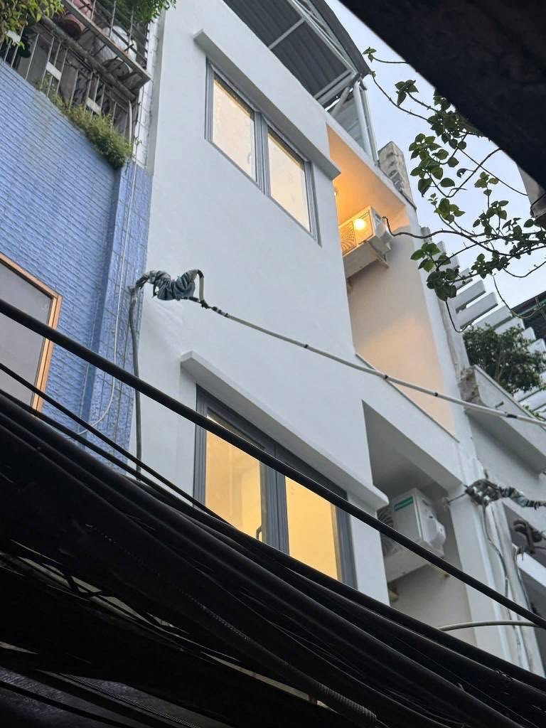 Tận hưởng cuộc sống đỉnh cao tại trung tâm quận 10 sôi động với căn hộ dịch vụ 7 phòng khép kín