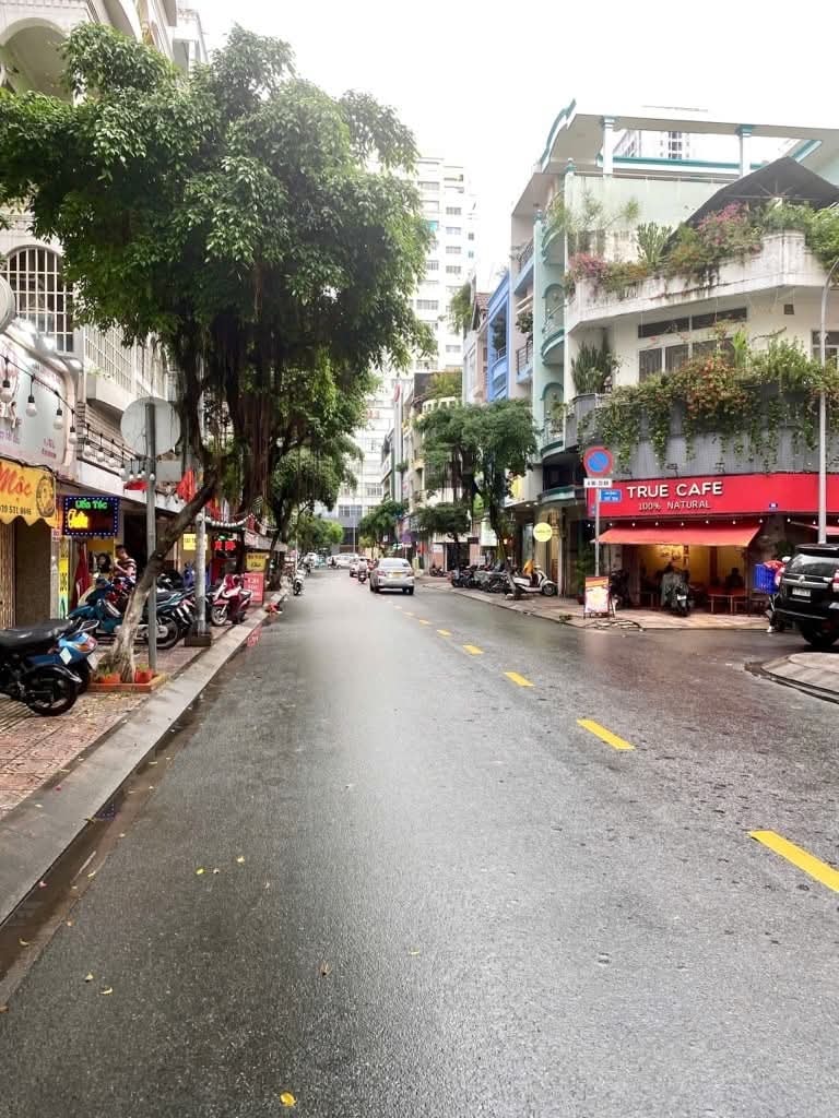 Nhà 48m² Hoàng Diệu, Phường Khánh Hội, sổ hồng chính chủ, giá chỉ 2,6 tỷ