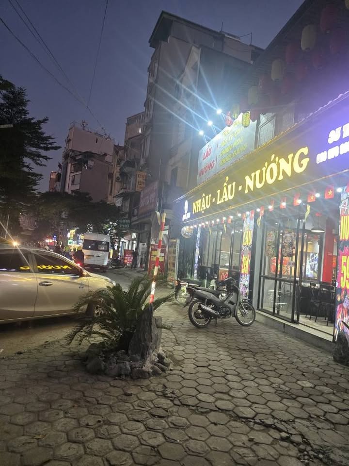 Lô góc Mỹ Đình 70m², 3 mặt tiền thoáng đãng, vỉa hè rộng