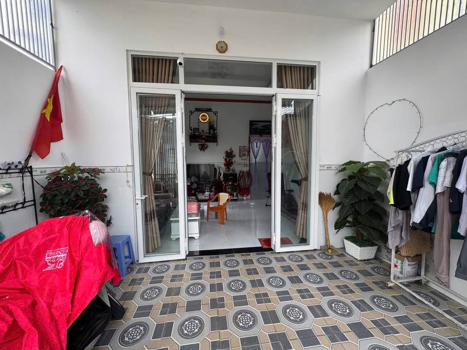 Bán nhà hẻm cấp 1, 6,7m x 18m, 2 phòng ngủ, chỉ 1,99 tỷ