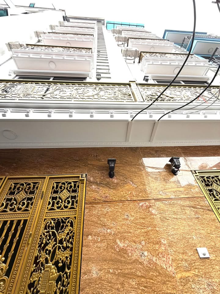 Tòa nhà 7 tầng Bắc Từ Liêm, thiết kế hiện đại, vị trí đắc địa, ngõ rộng