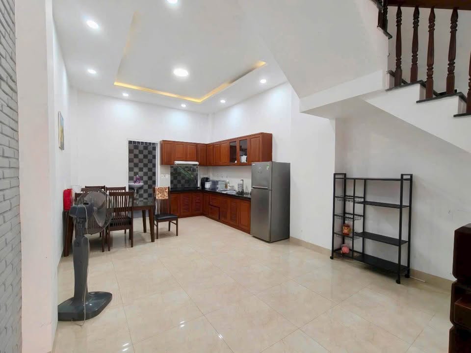 Cho thuê nhà nguyên căn 3 phòng ngủ, 2 lầu tại Hà Quang 2, Nha Trang