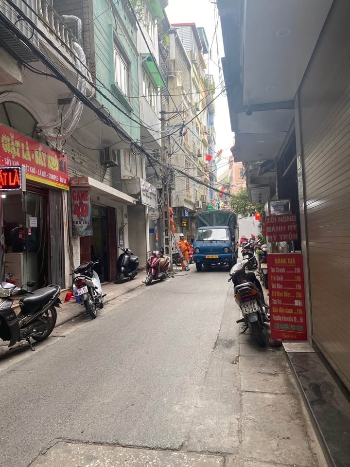 Nhà Hoàng Mai, ngõ thông ô tô, mặt tiền rộng, sẵn sàng đón bạn về dinh