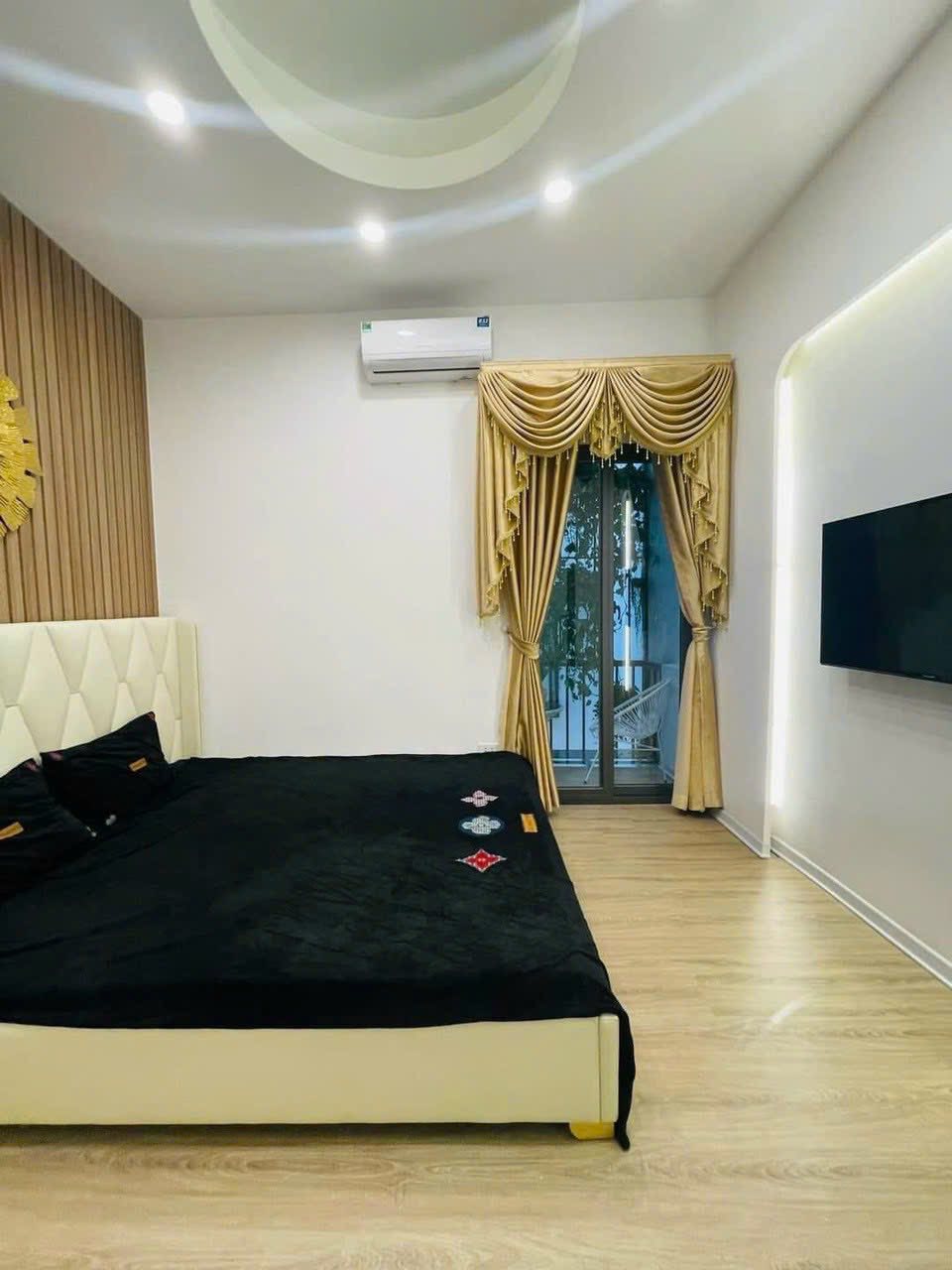 Bán nhà riêng 5 tầng tại phố Thái Thịnh, quận Đống Đa, thành phố Hà Nội