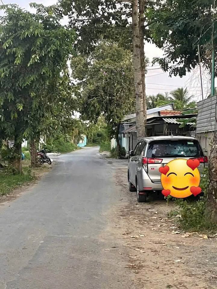 Nhà mặt tiền lộ bờ đắp, khu vực Phú Hưng, thành Bến Tre