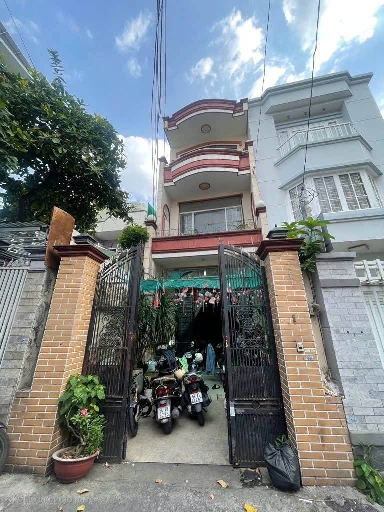 Nhà 3 tầng Gò Vấp 4m x 22m vuông vức, hẻm xe hơi quay đầu, giá 7,6 tỷ, sổ đẹp như hoa
