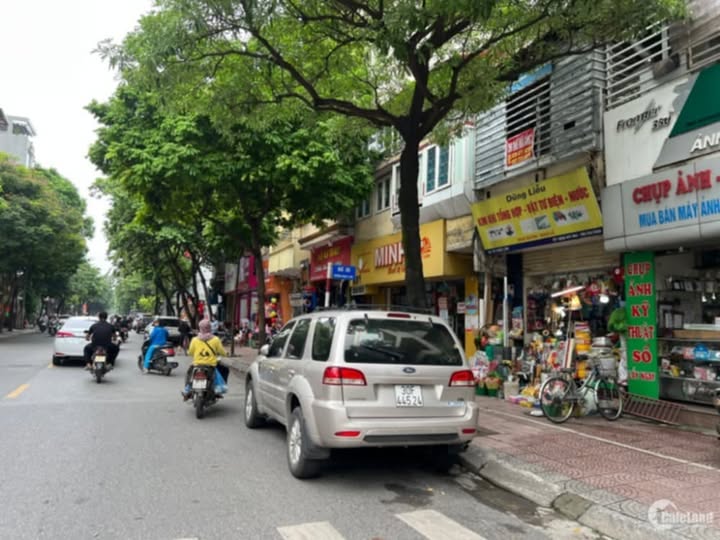 Nhà Ngọc Lâm 3 tầng, ô tô thông, 50m2, kinh doanh đỉnh 9 tỷ