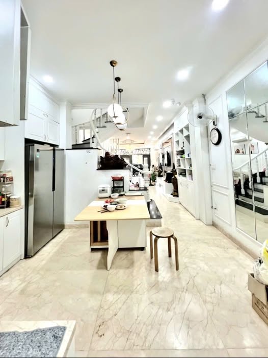 Nhà 5 tầng siêu xinh, 6 phòng ngủ, hẻm nhựa 10m thông tứ hướng - Tân Bình