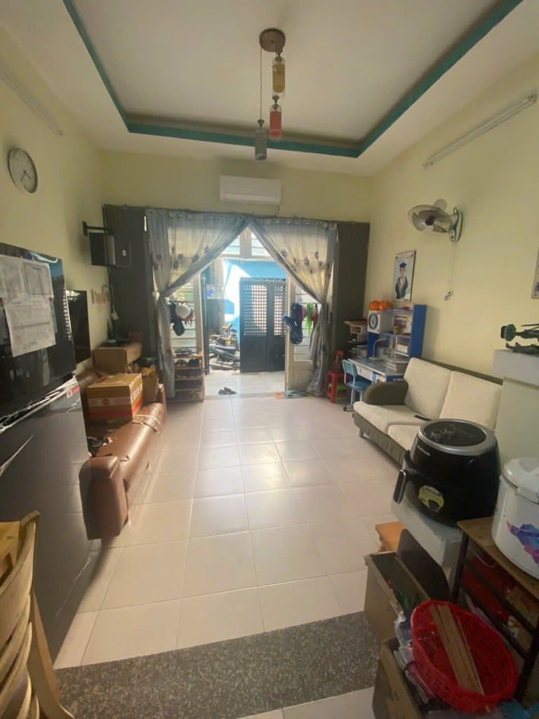 Nhà phố tâm huyết, xây dựng kiên cố với 1 trệt, 2 tầng bê tông cốt thép