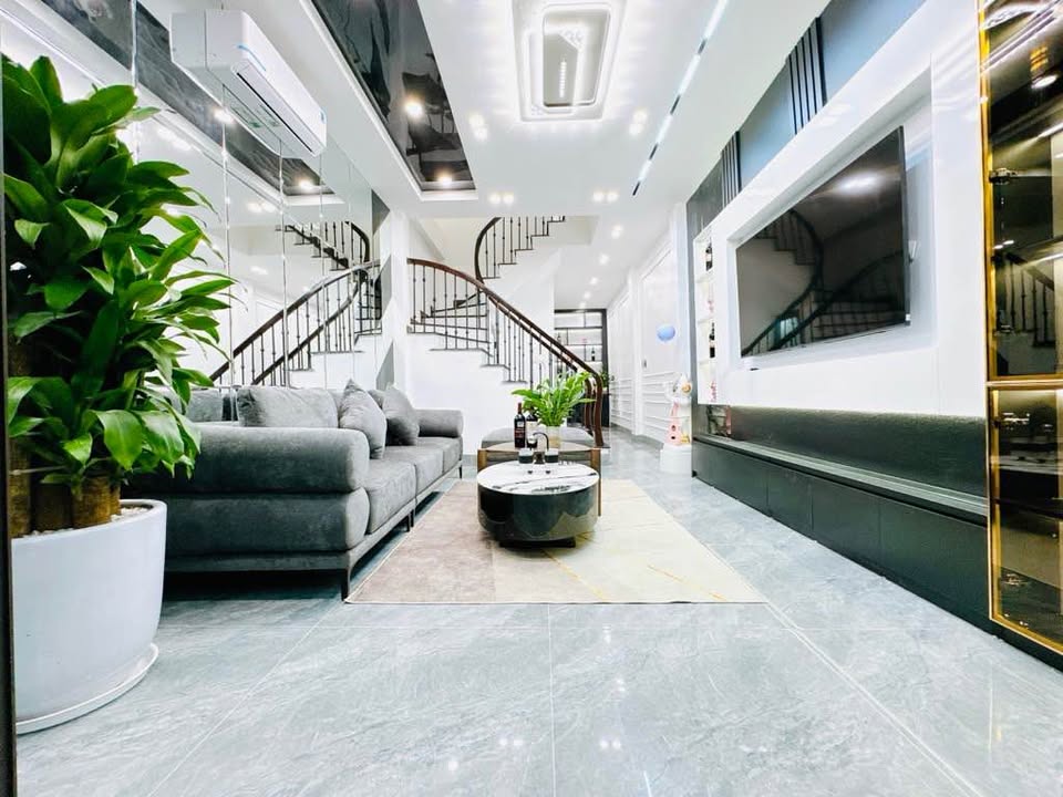 Siêu phẩm nhà đẹp full nội thất khu vực Cầu Giấy, hiếm có khó tìm