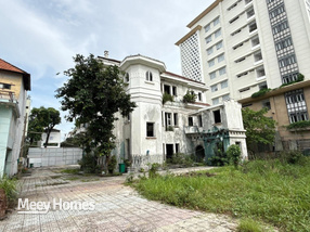 Tọa lạc tại vị trí đắc địa trên mặt tiền đường Pasteur sầm uất, trung tâm Quận 3