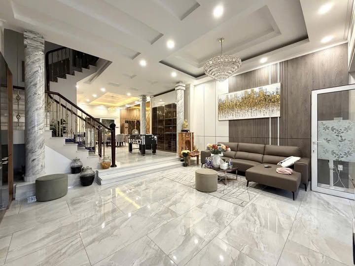 Nhà trệt 3 lầu sân thượng mặt tiền Võ Thị Sáu, Quận 1, 113m2