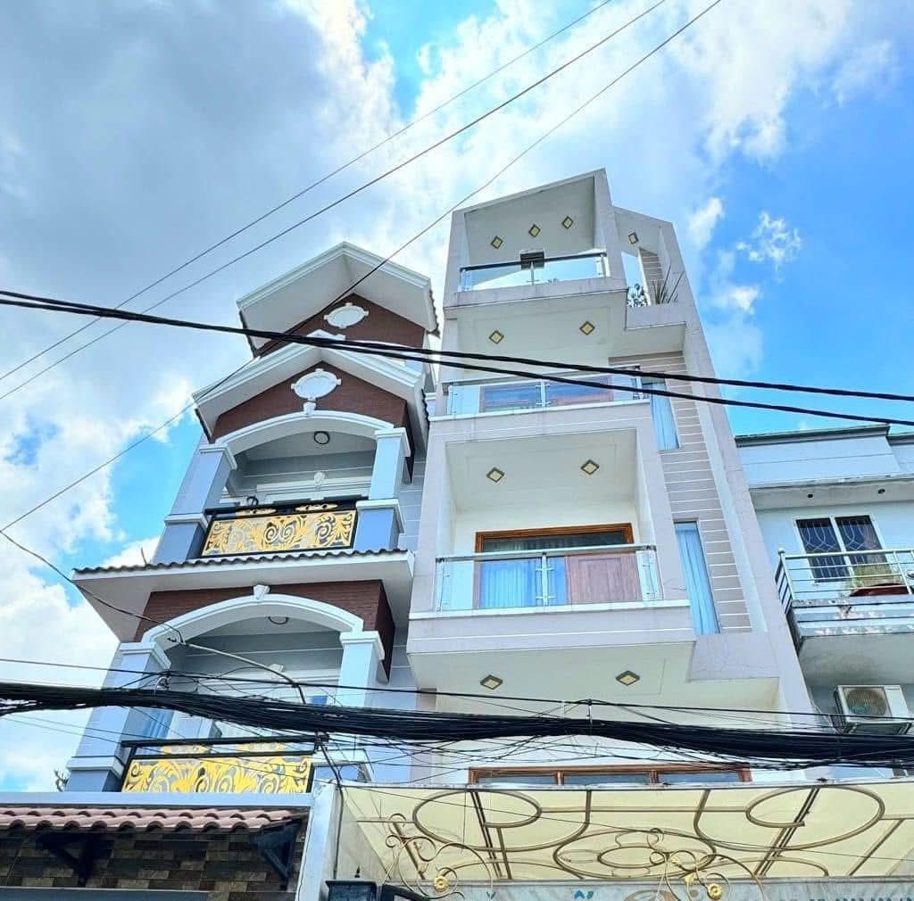 Bán nhà đẹp 5 tầng, diện tích 58m2 ngay sau lưng Aeon Mall Tên Lửa, đường Kinh Dương Vương