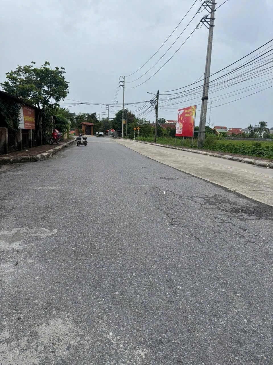 Đất vàng Chương Dương 40,6m2 giáp hành chính, ô tô tận nơi, giá hời