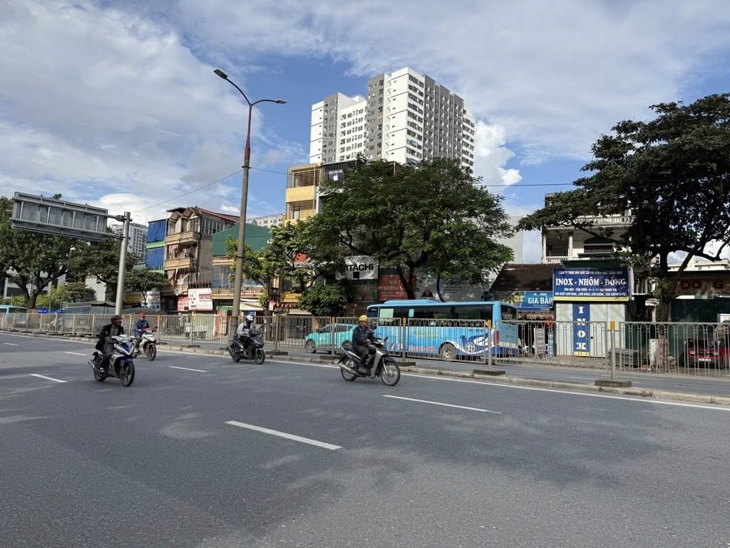 Mặt đường Ngọc Hồi kinh doanh đỉnh cao, 105m2 giá tốt