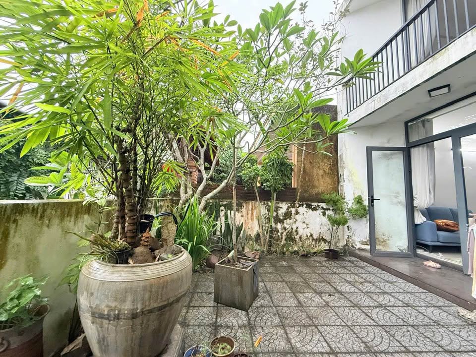 Nhà 2 tầng 98m2 Lê Ngô Cát, Huế - sân vườn chill, giá nhỉnh 2 tỷ