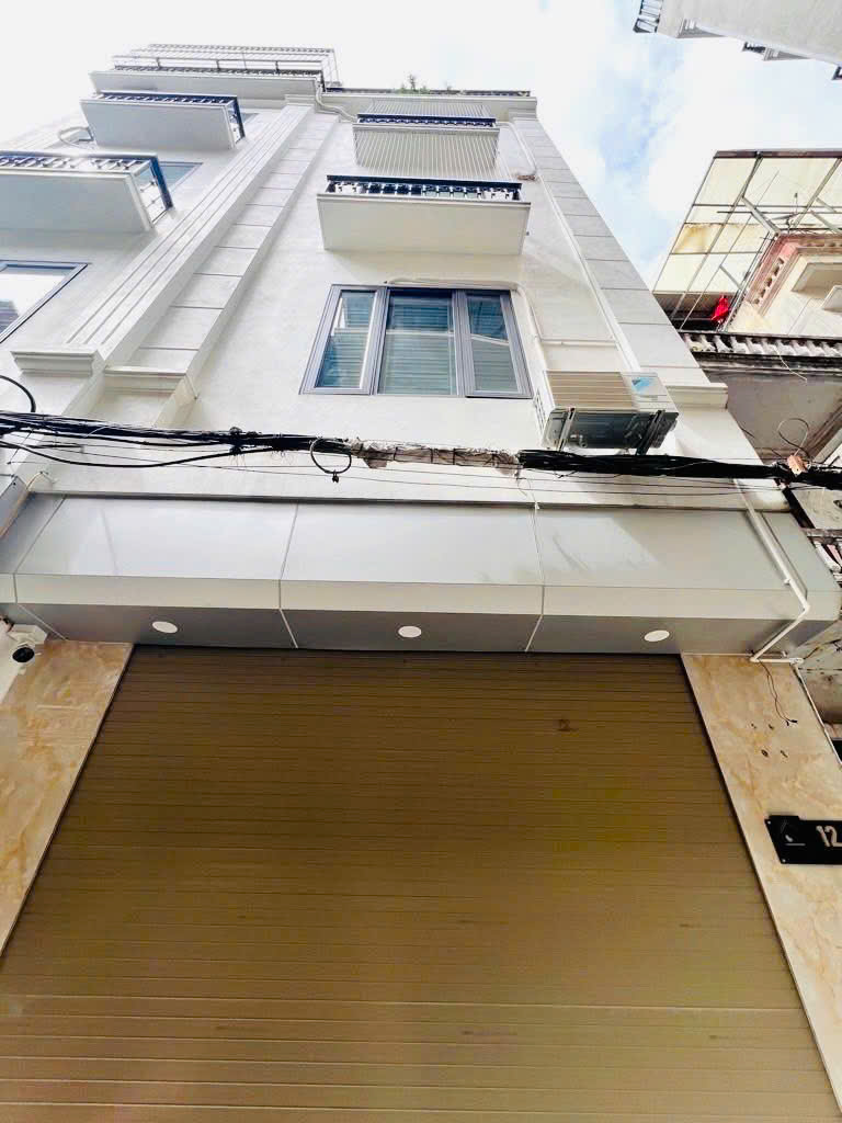 Nhà 6 tầng thang máy, trung tâm Hai Bà Trưng, nở hậu, ô tô gần