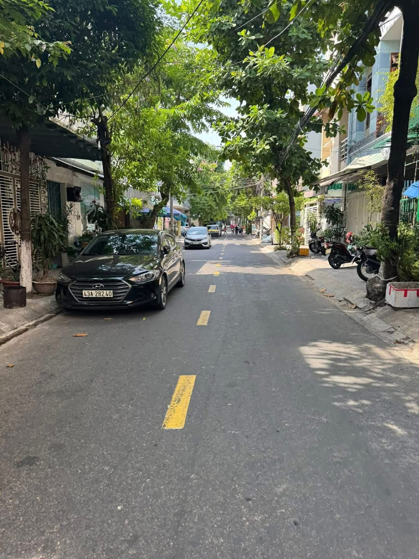 Chào mừng quý khách đến với cơ hội sở hữu hoặc thuê ngay căn nhà 2 tầng mặt tiền đắc địa tại đường An Nhơn