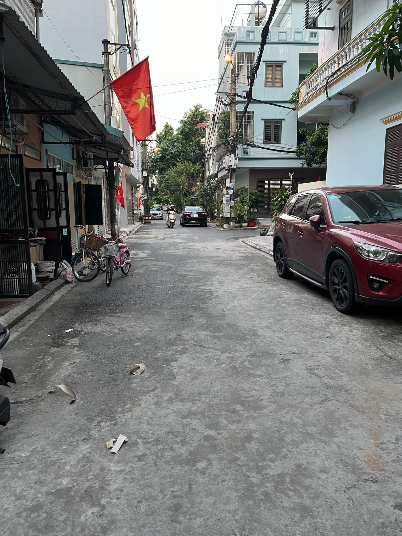 Nhà 38m2 hướng Đông Nam, khu Long Biên - giá yêu thương cho chủ mới