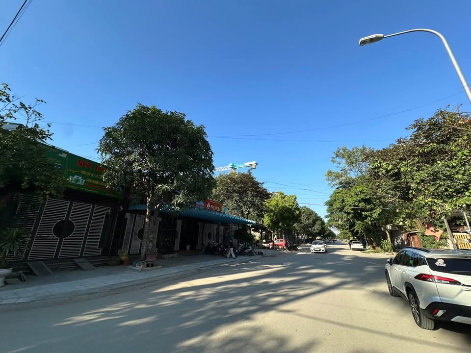 Cơ hội sở hữu ngay lô đất vuông vắn 80m2 tại vị trí đắc địa, đối diện trường Chính trị Quảng Thắng