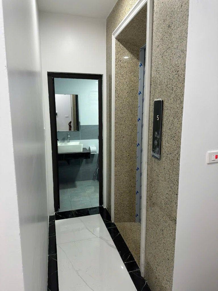 Nhà 6 tầng thang máy mặt phố Bà Triệu, Hà Đông, kinh doanh, ở tốt