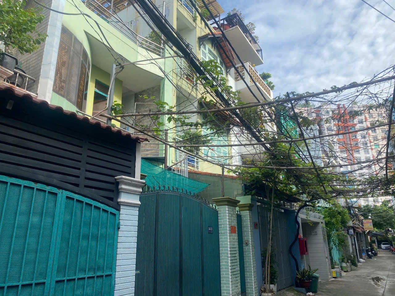 Nhà 3 tầng Nguyễn Văn Quá, quận 12, 81m2, hẻm 6m, sát cầu Tham Lương