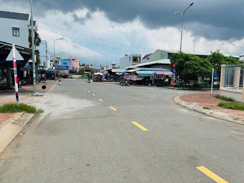 Khám phá ngay lô đất thổ cư đắc địa tại đường số 2, chợ phường 3, thành phố Tân An