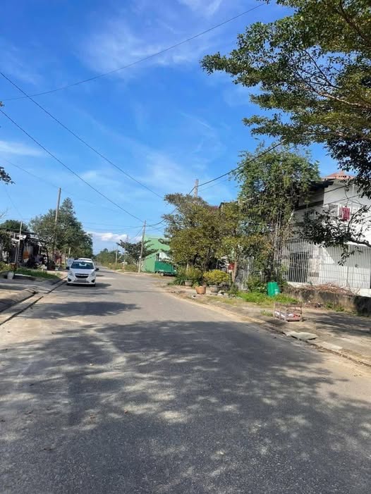 Bán gấp biệt thự 276m2 gần Đại học Phan Châu Trinh, Tam Kỳ - giá hời