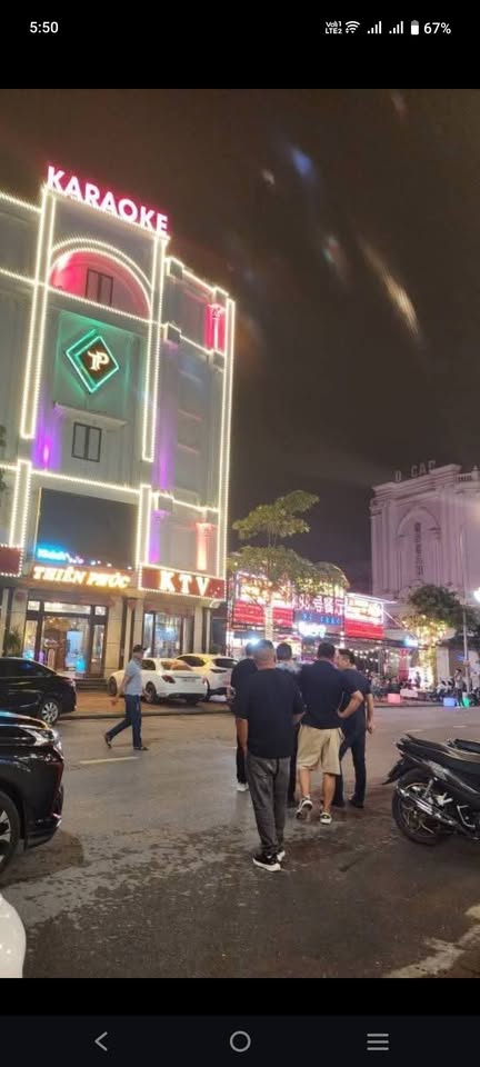 Siêu phẩm mặt tiền đường 24 Phượng Mao, kinh doanh bất chấp